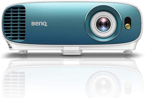 BenQ TK800M 4K UHD 家庭影院投影機,附 HDR 和 HLG | 3000 流明,適合環境照明 | 96% Rec。 709 適合精確顏色 | Keystone 易於安裝 | 串流 Netflix 和 Prime Video