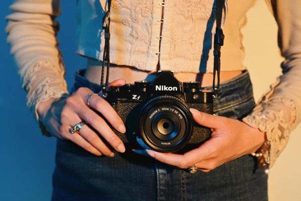 Nikon Z f 附特別版 Prime 鏡頭 | 全片幅無反光鏡靜態影像/攝錄機,配備快速 40 公釐 f/2 鏡頭 | Nikon USA 型號 - Image 16