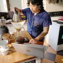 HP 14 吋筆記型電腦,HD 顯示器,Intel Core i3-N305,8 GB RAM,256 GB SSD,Intel UHD Graphics,Windows 11 Home in S 模式,天然銀色,14-ep0299nr